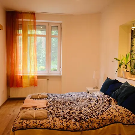 Apartment Cozy Hillside In With Patio *