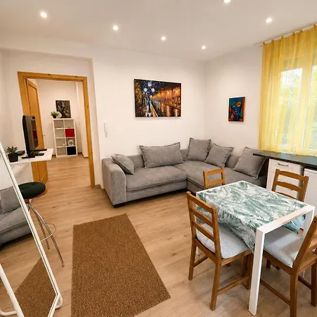 Cozy Hillside In With Patio Appartement Boedapest